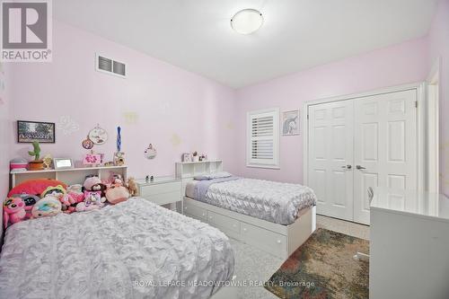 5221 Adobe Court, Mississauga, ON - Indoor Photo Showing Bedroom