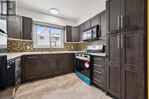 43 - 589 Beechwood Drive, Waterloo, ON - Indoor Photo Showing Kitchen With Upgraded Kitchen