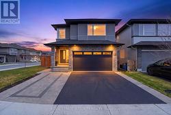 30 ARIDUS CRESCENT Ottawa, ON K2S 2L4