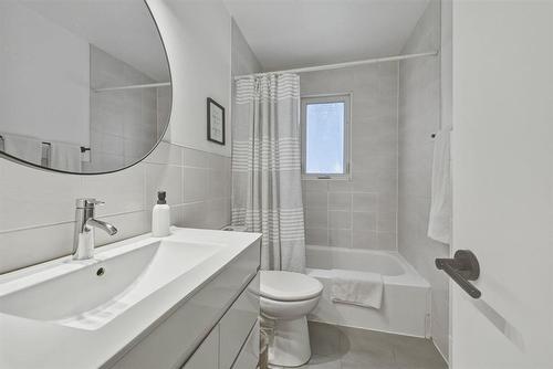 86 Campbell Street, Winnipeg, MB - Indoor Photo Showing Bathroom