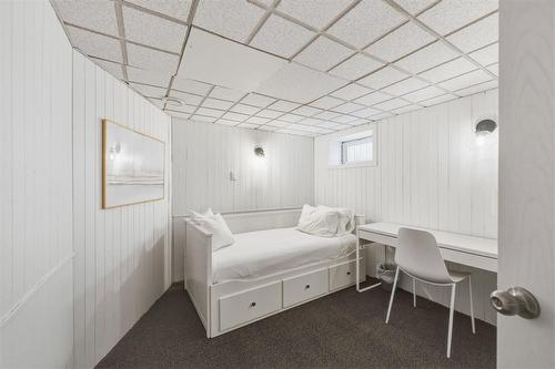 86 Campbell Street, Winnipeg, MB - Indoor Photo Showing Bedroom