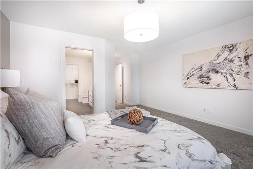 19 Raven Road, Winnipeg, MB - Indoor Photo Showing Bedroom