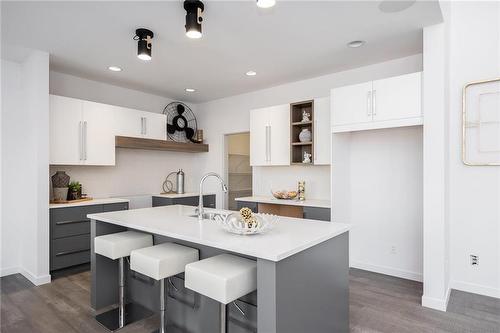 19 Raven Road, Winnipeg, MB - Indoor Photo Showing Kitchen With Upgraded Kitchen