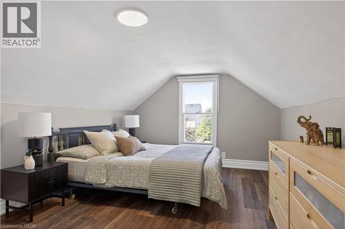 157 Cameron Avenue N, Hamilton, ON - Indoor Photo Showing Bedroom