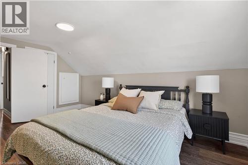 157 Cameron Avenue N, Hamilton, ON - Indoor Photo Showing Bedroom
