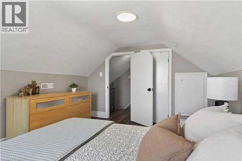 157 Cameron Avenue N, Hamilton, ON - Indoor Photo Showing Bedroom