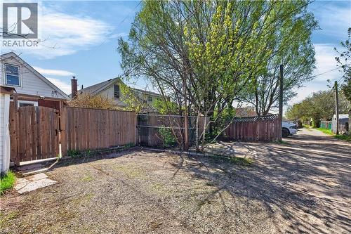 157 Cameron Avenue N, Hamilton, ON - Outdoor
