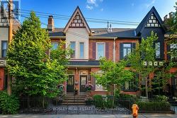 25 SALISBURY AVENUE Toronto, ON M4X 1C3