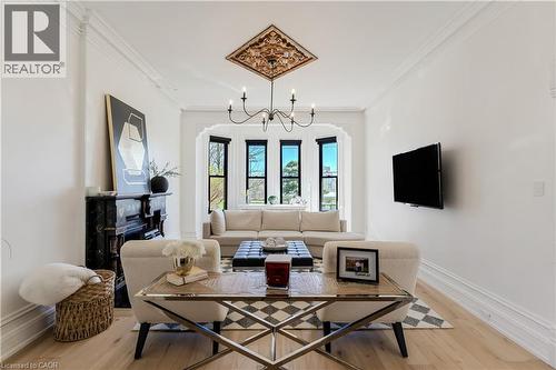 24 Park Avenue, Cambridge, ON - Indoor Photo Showing Other Room