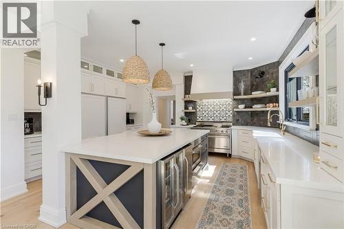 24 Park Avenue, Cambridge, ON - Indoor Photo Showing Kitchen With Upgraded Kitchen