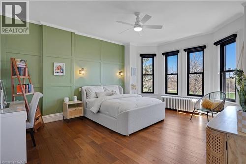 24 Park Avenue, Cambridge, ON - Indoor Photo Showing Bedroom
