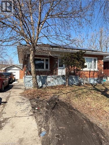 17 HENRY Street  Brantford, ON N3R 1Z9