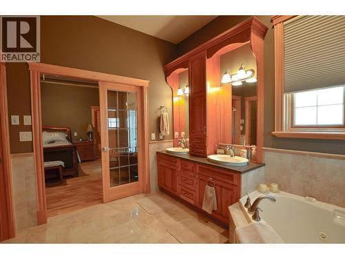 Double sinks are a such a treat! - 19-3453 Cessna Road, Enderby, BC - Indoor Photo Showing Bathroom