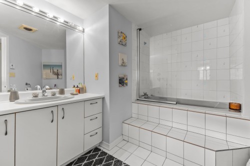 Bathroom - 504-216 Rue Notre-Dame, Repentigny (Repentigny), QC - Indoor Photo Showing Bathroom