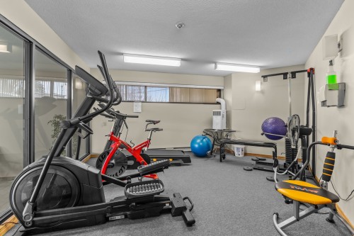 Exercise Room - 504-216 Rue Notre-Dame, Repentigny (Repentigny), QC - Indoor Photo Showing Gym Room