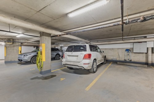 Parking - 504-216 Rue Notre-Dame, Repentigny (Repentigny), QC - Indoor Photo Showing Garage