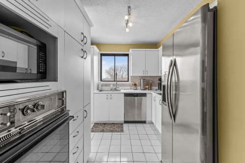 Kitchen - 504-216 Rue Notre-Dame, Repentigny (Repentigny), QC - Indoor Photo Showing Kitchen