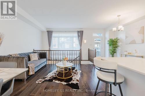 45 Moosonee Crescent, Ottawa, ON - Indoor Photo Showing Living Room