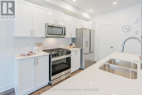 45 Moosonee Crescent, Ottawa, ON - Indoor Photo Showing Kitchen With Double Sink With Upgraded Kitchen