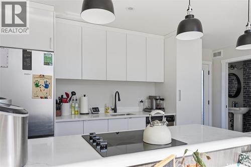 633 Brighton Gate, Saskatoon, SK - Indoor Photo Showing Kitchen