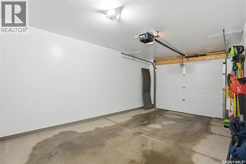 633 Brighton Gate, Saskatoon, SK - Indoor Photo Showing Garage