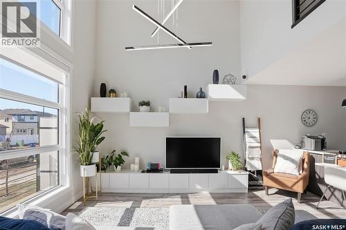 633 Brighton Gate, Saskatoon, SK - Indoor Photo Showing Living Room
