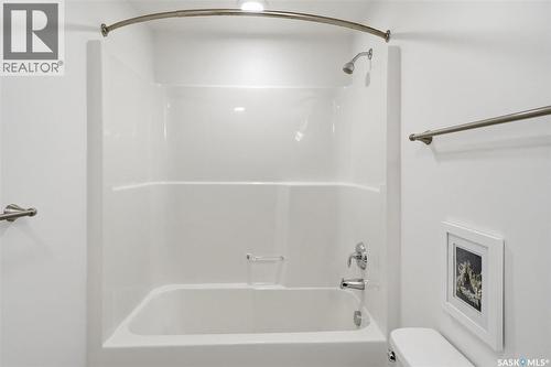 212 770 Childers Crescent, Saskatoon, SK - Indoor Photo Showing Bathroom
