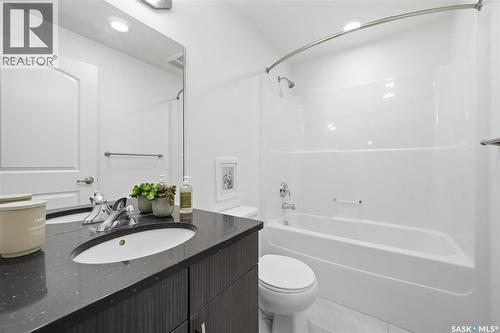 212 770 Childers Crescent, Saskatoon, SK - Indoor Photo Showing Bathroom