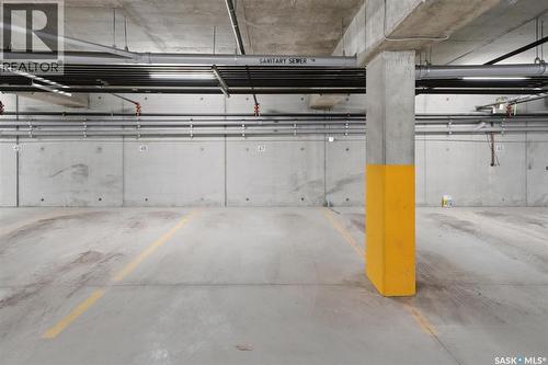 212 770 Childers Crescent, Saskatoon, SK - Indoor Photo Showing Garage