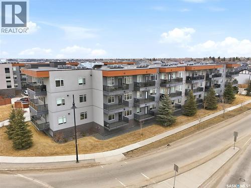 212 770 Childers Crescent, Saskatoon, SK - Outdoor
