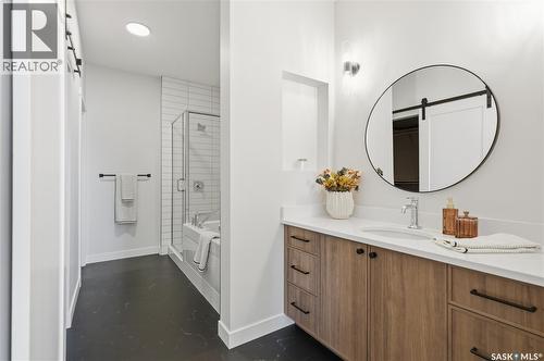 22 720 Brighton Boulevard, Saskatoon, SK - Indoor Photo Showing Bathroom
