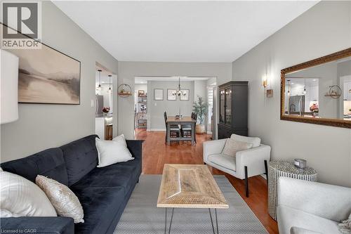 1151 Campbell Court, Burlington, ON - Indoor Photo Showing Living Room
