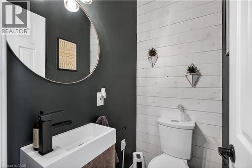 1151 Campbell Court, Burlington, ON - Indoor Photo Showing Bathroom