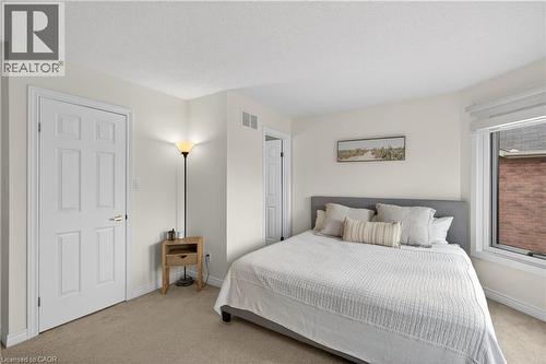 1151 Campbell Court, Burlington, ON - Indoor Photo Showing Bedroom