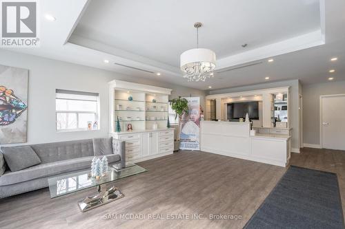 1651 Lakeshore Road W, Mississauga, ON 