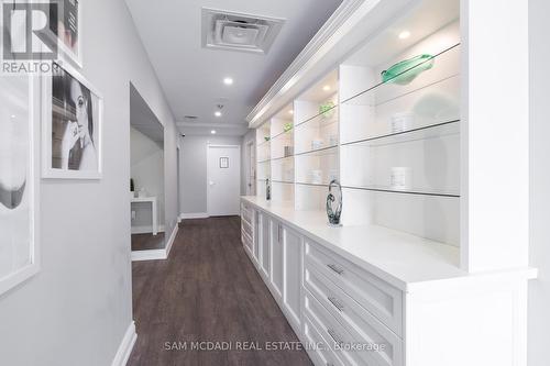 1651 Lakeshore Road W, Mississauga, ON 
