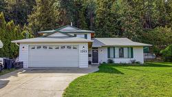 1363 Ponderosa Road West Kelowna, BC V1Z 1M8