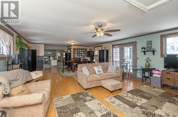COMBINED FAMILY ROOM & DR - 