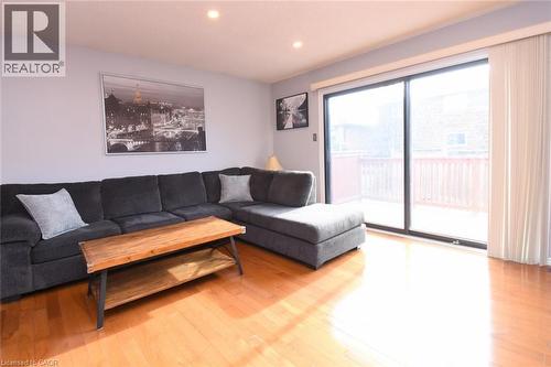 102 Elderwood Place, Brampton, ON - Indoor Photo Showing Living Room