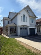 814 Golden Farmer Way  Mississauga, ON L5W 1A7