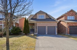 18 Kerr Lane Aurora, ON L4G 0E5