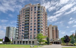 1003-810 Scollard Court  Mississauga, ON L5V 0A4