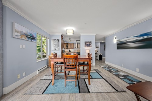 305-2275 Comox Ave, Comox, BC - Indoor Photo Showing Dining Room