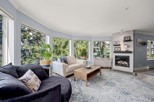 305-2275 Comox Ave, Comox, BC - Indoor Photo Showing Living Room With Fireplace