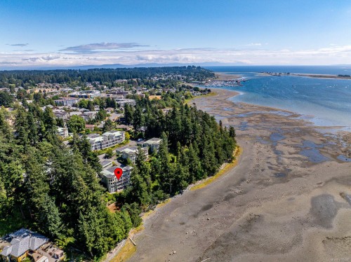 305-2275 Comox Ave, Comox, BC - Outdoor With View