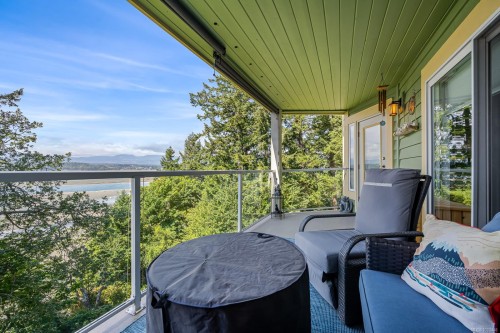 305-2275 Comox Ave, Comox, BC - Outdoor With Balcony With Exterior