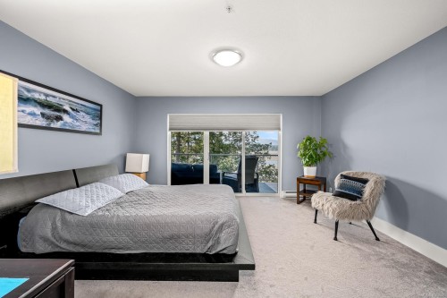 305-2275 Comox Ave, Comox, BC - Indoor Photo Showing Bedroom