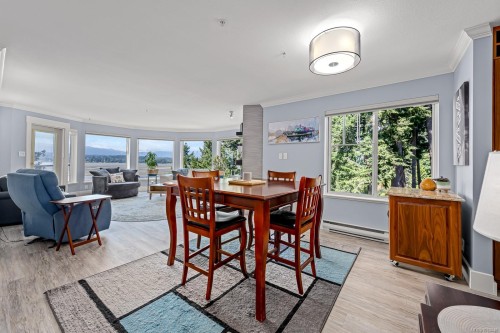 305-2275 Comox Ave, Comox, BC - Indoor Photo Showing Dining Room