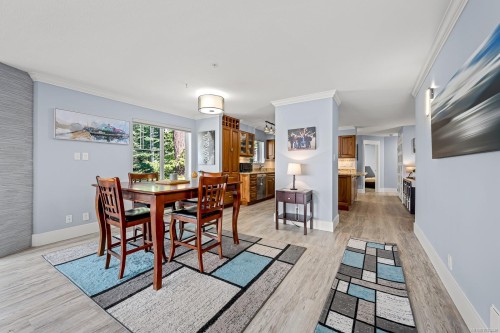 305-2275 Comox Ave, Comox, BC - Indoor Photo Showing Dining Room