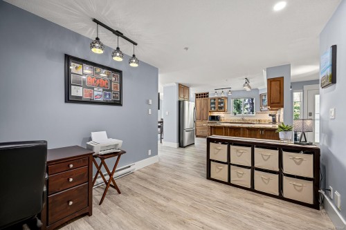 305-2275 Comox Ave, Comox, BC - Indoor